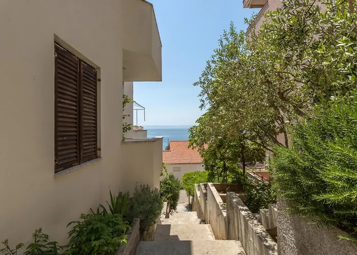 Апартаменты 301c